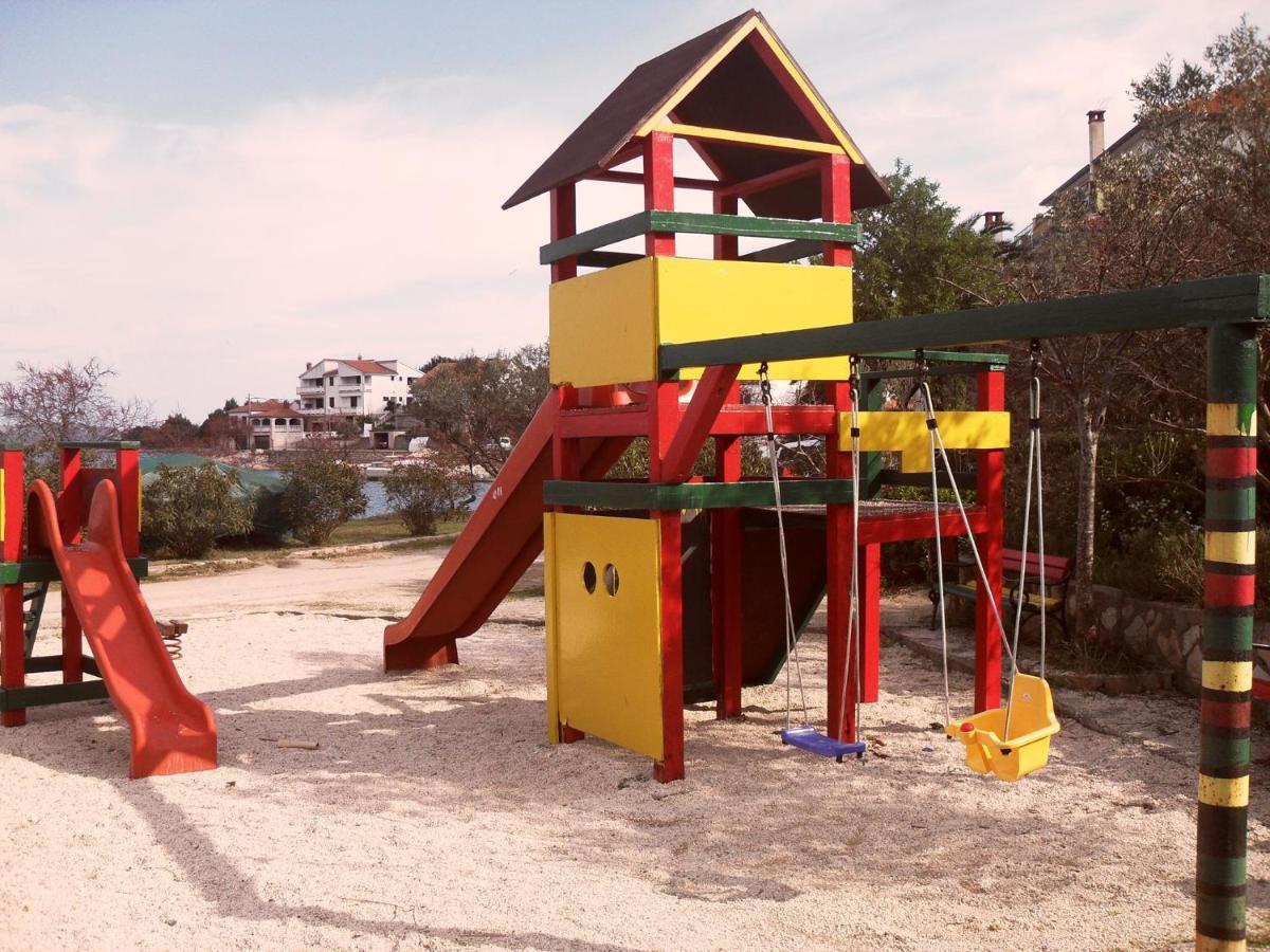 Seaside Terrace Apartments: Spacious Seaview with Free Amenities Sali Exterior photo