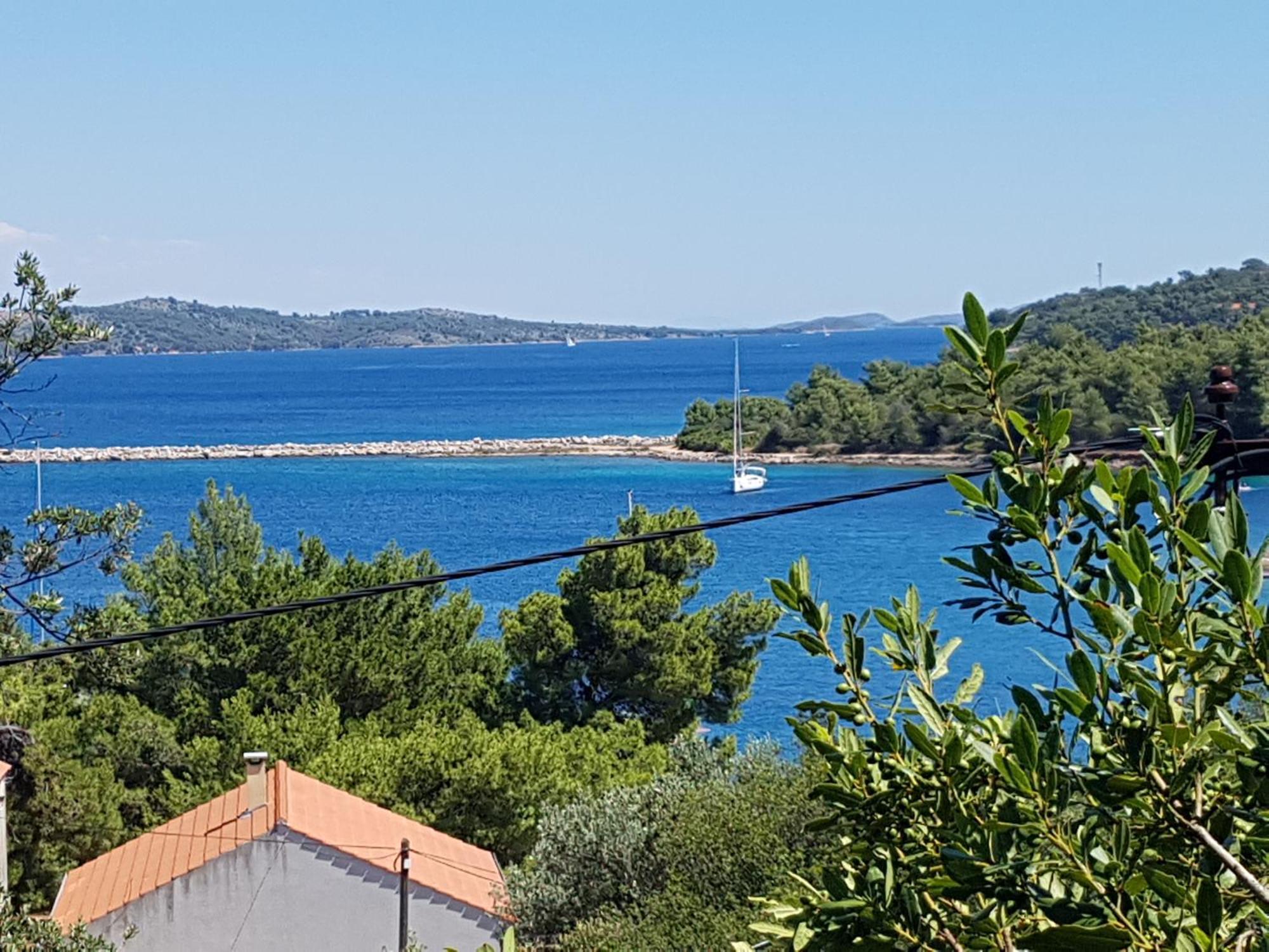 Seaside Terrace Apartments: Spacious Seaview with Free Amenities Sali Room photo