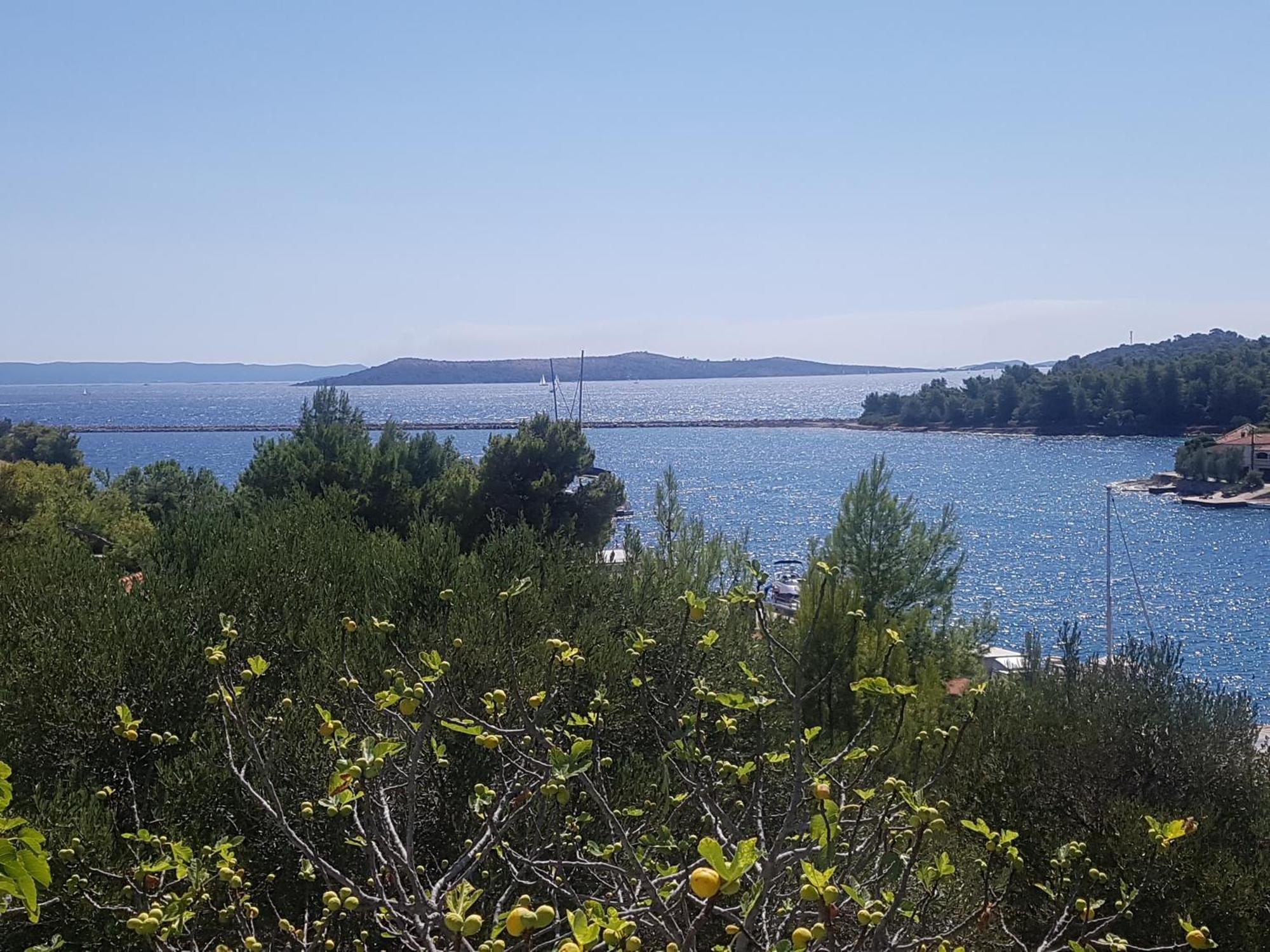 Seaside Terrace Apartments: Spacious Seaview with Free Amenities Sali Exterior photo